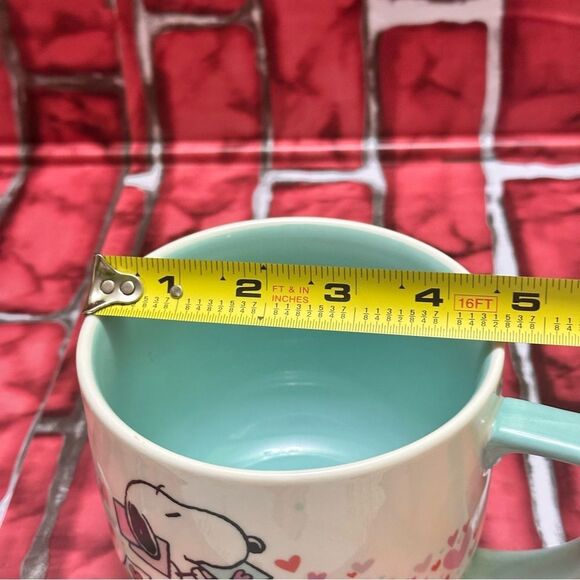 HALLMARK Valentine’s Peanuts Snoopy Hearts cards ceramic mug - Picture 6 of 8